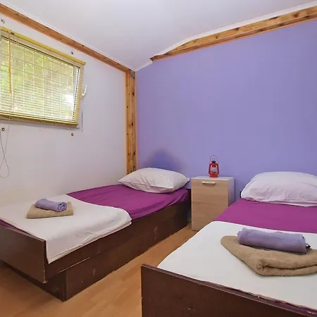 בית נופש House Nikola 1422 פרוי